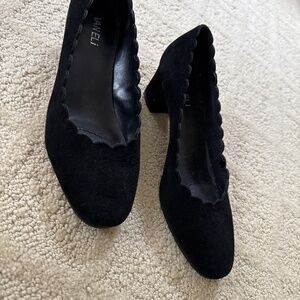Vaneli black suede 2 Inch heel  sz 9